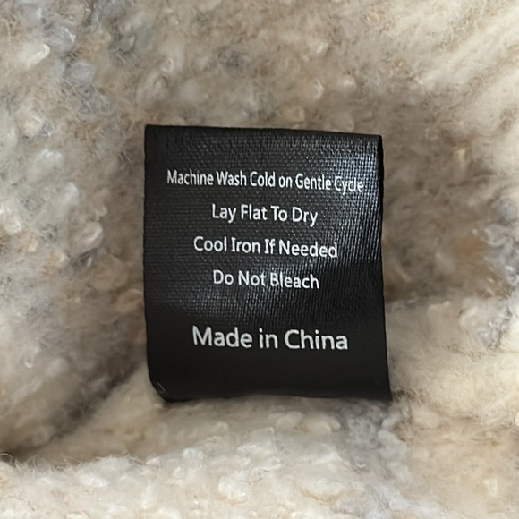 POL Heart Sweater - Picture 5 of 10